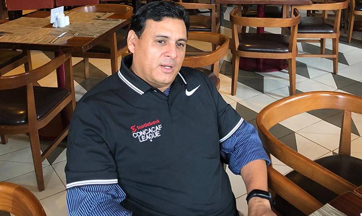 César “Nene” Obando: Otro de los ídolos en el Motagua que se perfila como candidato para reemplazar a Diego Vázquez. Ha estado dirigiendo las categorías menores del cuadro azul.