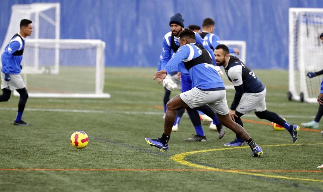 Además, la cancha en la que entrenaron tiene calefacción, lo cual les ayudó a trabajar más cálidos.