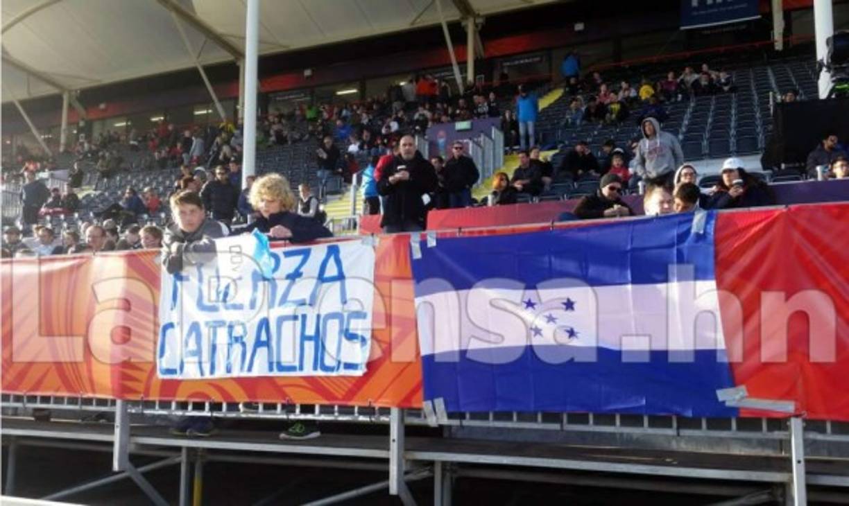 Banderas de Honduras flamearon en el AMI Christchurch Stadium.