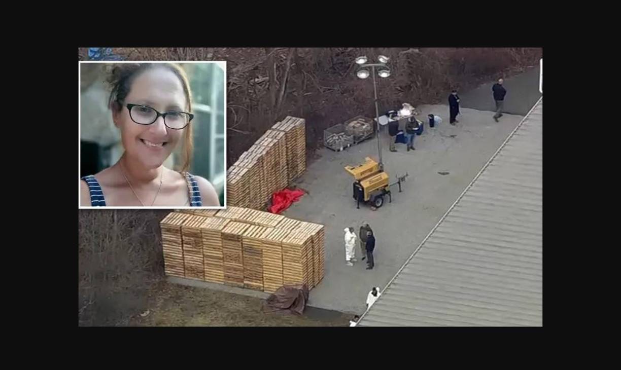 Las llaves de su vehículo, así como su cartera y su celular fueron hallados en el vehículo, que estaba estacionado afuera de su vivienda. 