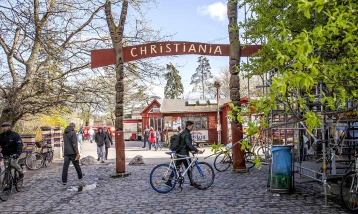 1. Christiania. Ubicado en el corazón de Copenhague, este país fue formado por un grupo de ocupas ilegales, que vivían en un antiguo cuartel del Ejército en 1971. El 26 de septiembre de ese año lo declararon independiente.