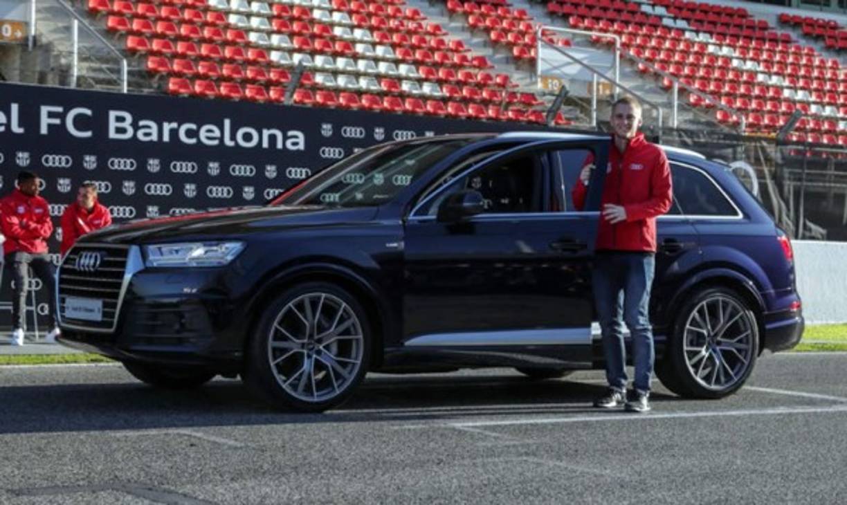 Jasper Cillessen / Q7 3.0 TDI sport Azul Tinta. 272 CV (72.720 euros). El portero holandés también optó por el Q7.