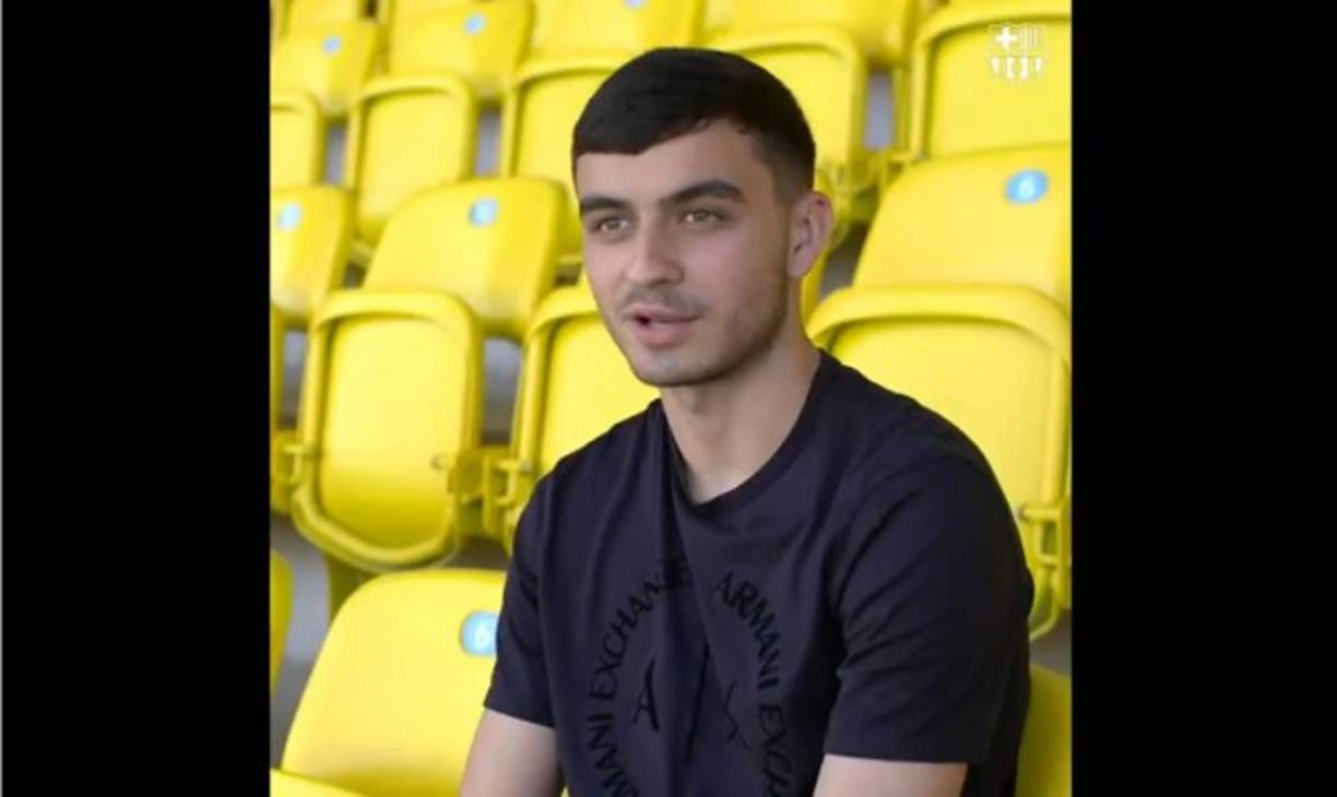 El Barça le ha dado la bienvenida a su nuevo refuerzo. Pedro Martínez 'Pedri' ha llegado a Barcelona con el objetivo de 'ganarse un puesto en la plantilla'. En declaraciones a la televisión del club azulgrana el ya ex jugador de Las Palmas ha reafirmado su amor por el club catalán: 'En casa siempre me han inculcado este sentimiento, sobre todo mi abuelo que es quien fundó la peña'.<br/><br/>El fichaje por el club azulgrana por cinco millones de euros (más uno variable) se hizo efectivo en setiembre de 2019 y entonces los dos clubes llegaron a un acuerdo para que 'Pedri' siguiera un curso más en las filas del Las Palmas, esta vez como cedido. El joven extremo ahora no quiere moverse del Camp Nou.