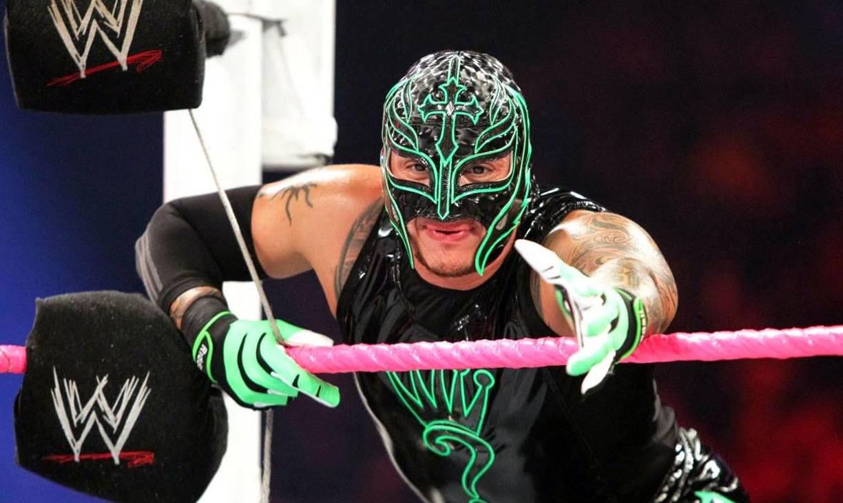 “Amigos y familiares, lamento comunicarles que mi señor padre, Miguel Ángel López Días, Rey Misterio Sr., falleció hoy por la mañana. Se les mantendrá al tanto. Gracias”, escribió.