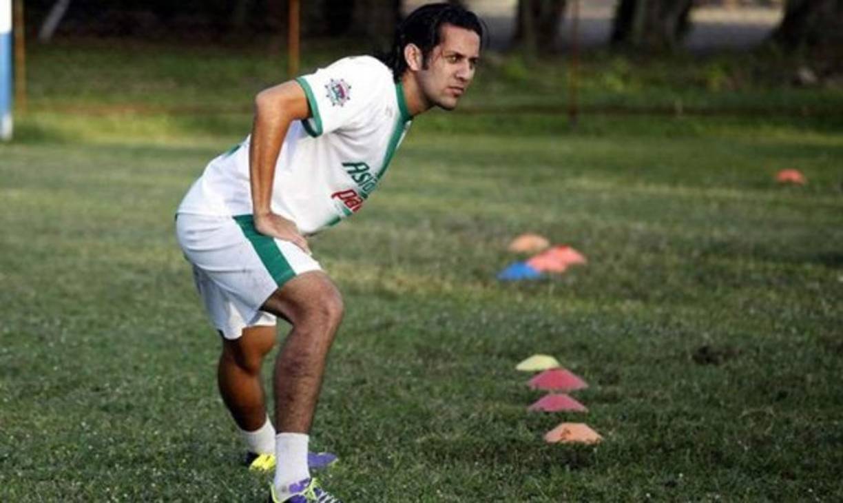 El delantero hondureño Randy Diamond jugará en el fútbol de Lituania, precisamente en el FK Nevezis, equipo de la segunda división. El jugador, de 31 años de edad, firmó con el cuadro europeo por ocho meses.