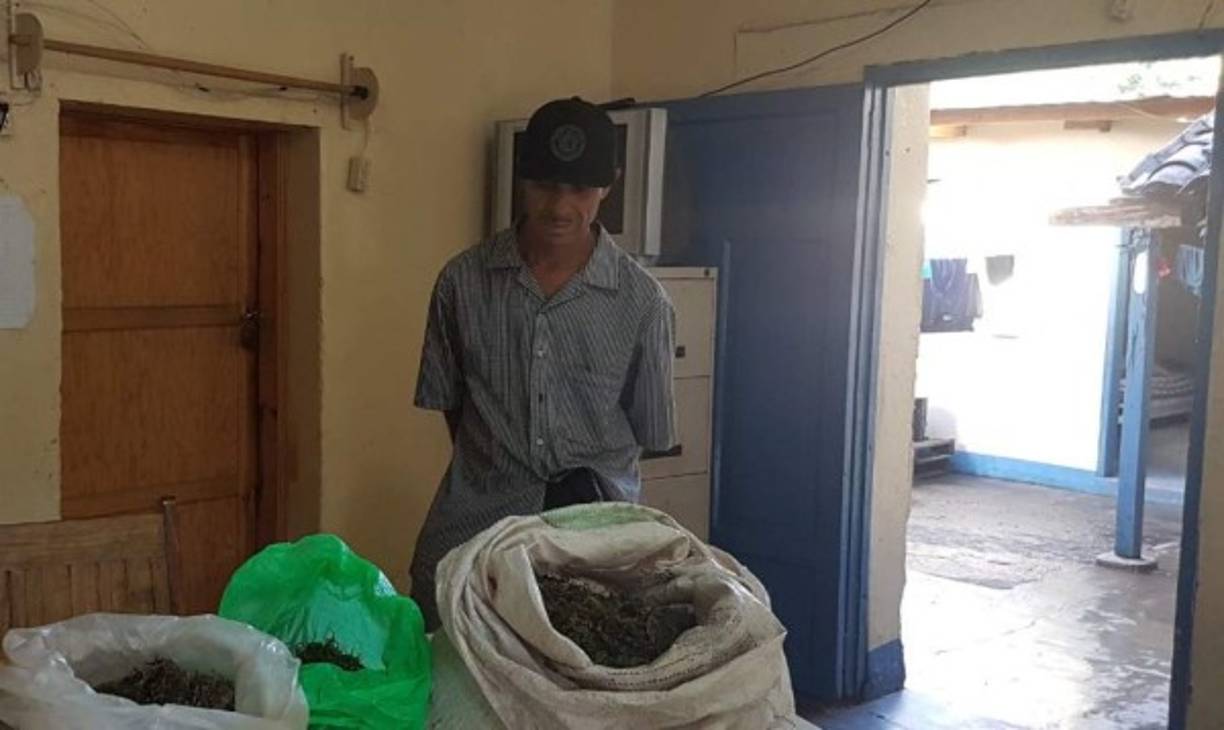 El señor Bernardo Raúl Arteaga fue detenido con drogas en la aldea El Pedernal de El Porvenir, departamento de Francisco Morazán.