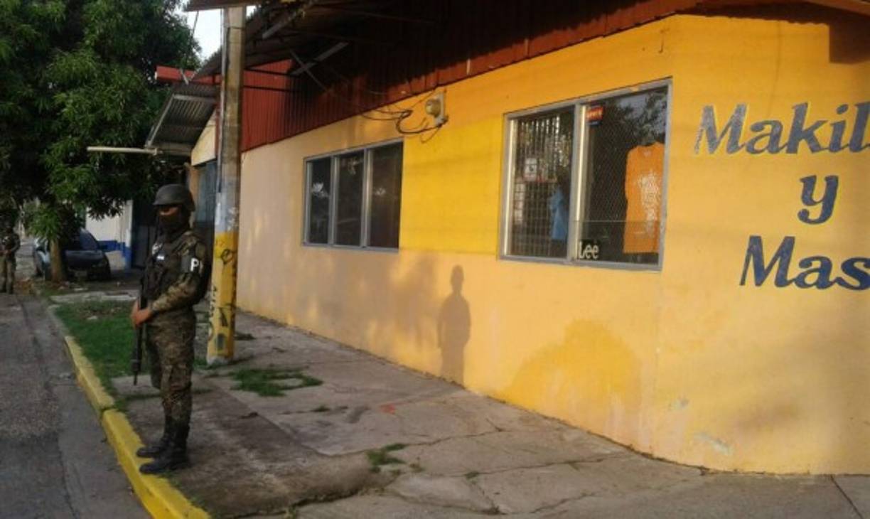 La 'Operación Fantasma' ejecutó este viernes el aseguramiento de ocho viviendas, dos tiendas, 23 terrenos y un colegio en la zona norte de Honduras.