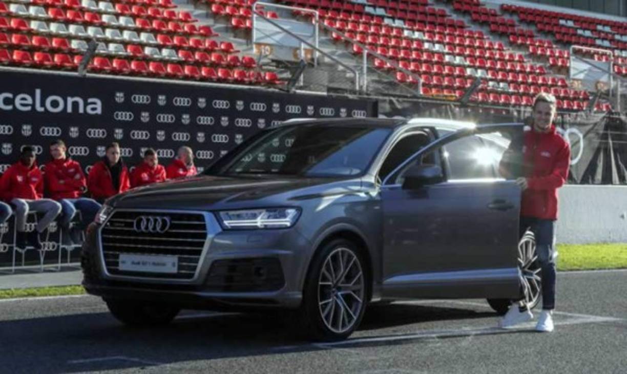 Iván Rakitic / Q7 3.0 TDI sport Gris Grafito. 272 CV (72.720 euros). El croata se apuntó a la moda todoterreno.