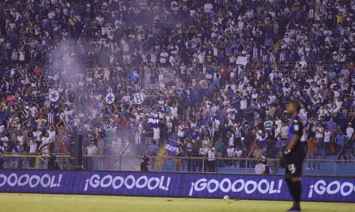 Los aficionados hondureños se pronunciaron en las redes sociales de Diario LA PRENSA y pese a que el optimismo no es el esperado, esperan que este martes la H pueda vencer a Costa Rica.