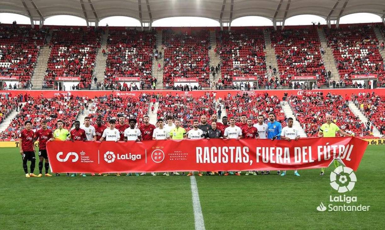 El futbolista del Valencia renunció a posar en esta campaña conjunta que han iniciado el Consejo Superior de Deportes, LaLiga y la Federación Española de Fútbol, tras la repercusión mundial que han tenido los insultos racistas contra Vinicius en Mestalla.