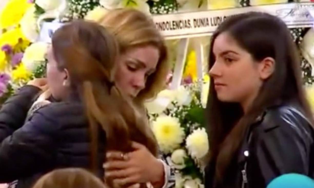 ' José Luis Santiago Cuetos es el único padre de mis hijos, es una persona amada por nosotros, respetada por nosotros y que, sin duda alguna, de verdad el término 'papá', el título de 'papá' le queda bien cortito', afirmó la conductora en el audio.