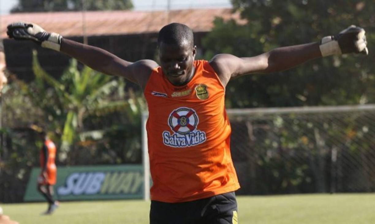 El aquero hondureño Robin Tomás Meléndez,en su momento provocó supuestamente el fallecimiento de su compañero Jorge Espinoza tras mantener una riña. Estaban en Platense cuando fue condenado y posteriormente encarcelado.