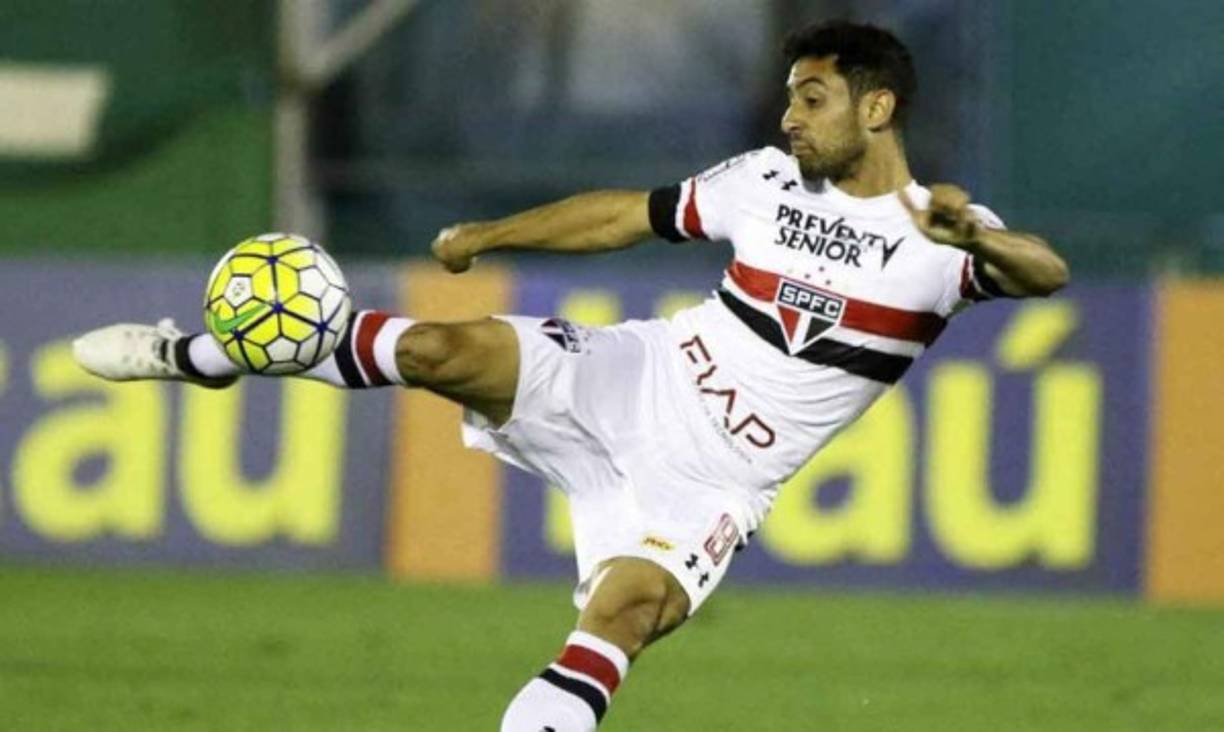 Según el abogado de uno de los detenidos, dijo que su cliente y otras dos personas estuvieron con Edison Brittes, autor confeso del asesinato, durante todo el trayecto hasta el área rural en São José dos Pinhais donde fue encontrado el cuerpo del jugador brasileño.