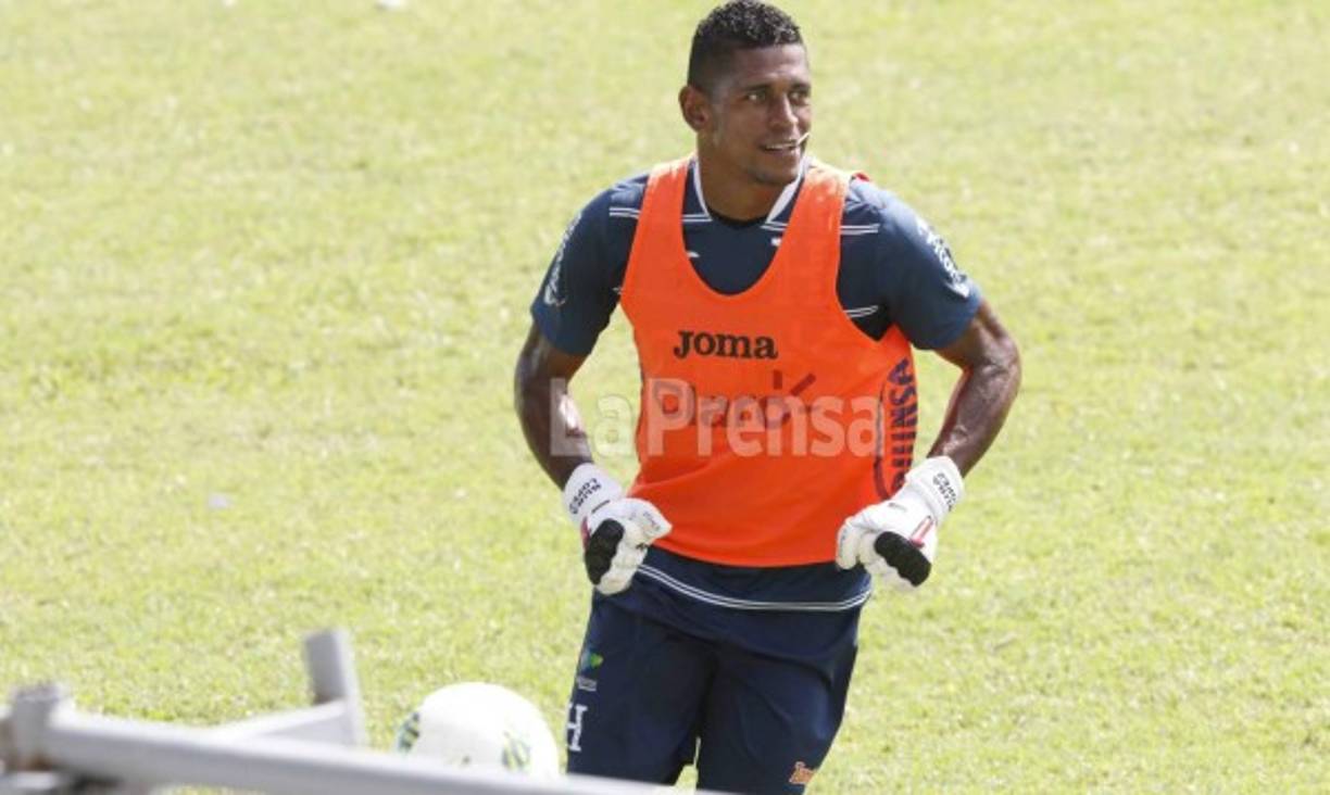 Costly durante el entreno del lunes, el último previo al partido ante EUA.