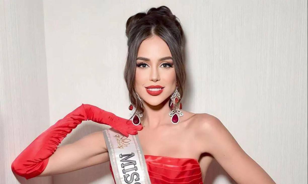 La representante de Venezuela de este año se llama Diana Silva. La beldad nació el 31 de octubre en Caracas, Venezuela. Es modelo, tripulante de cabina y estudia mercadeo. 