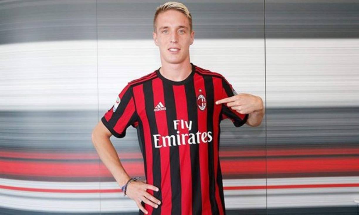 Andre Conti: El lateral italiano fue presentado hoy como nuevo jugador del Milan, es el séptimo fichaje del mercado para el club Rossonero .