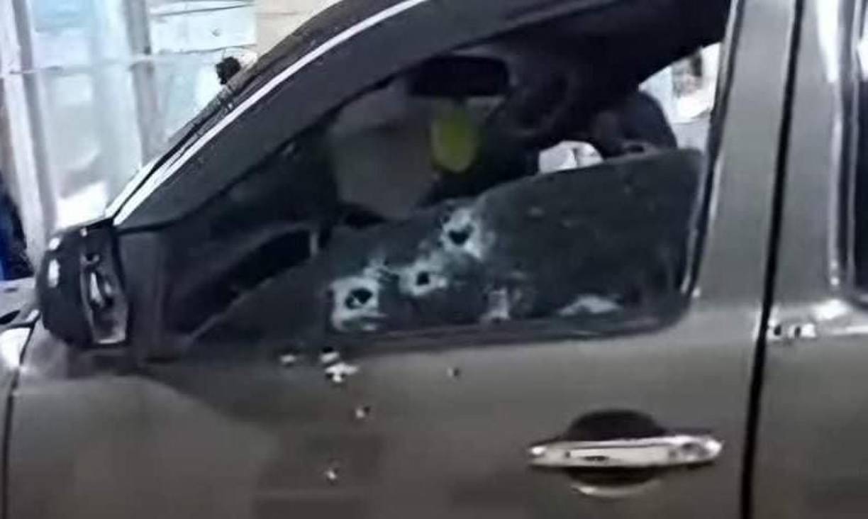 Flores fue interceptado por varios sujetos motorizados cuando transitaba en su vehículo en la salida de Danlí. 