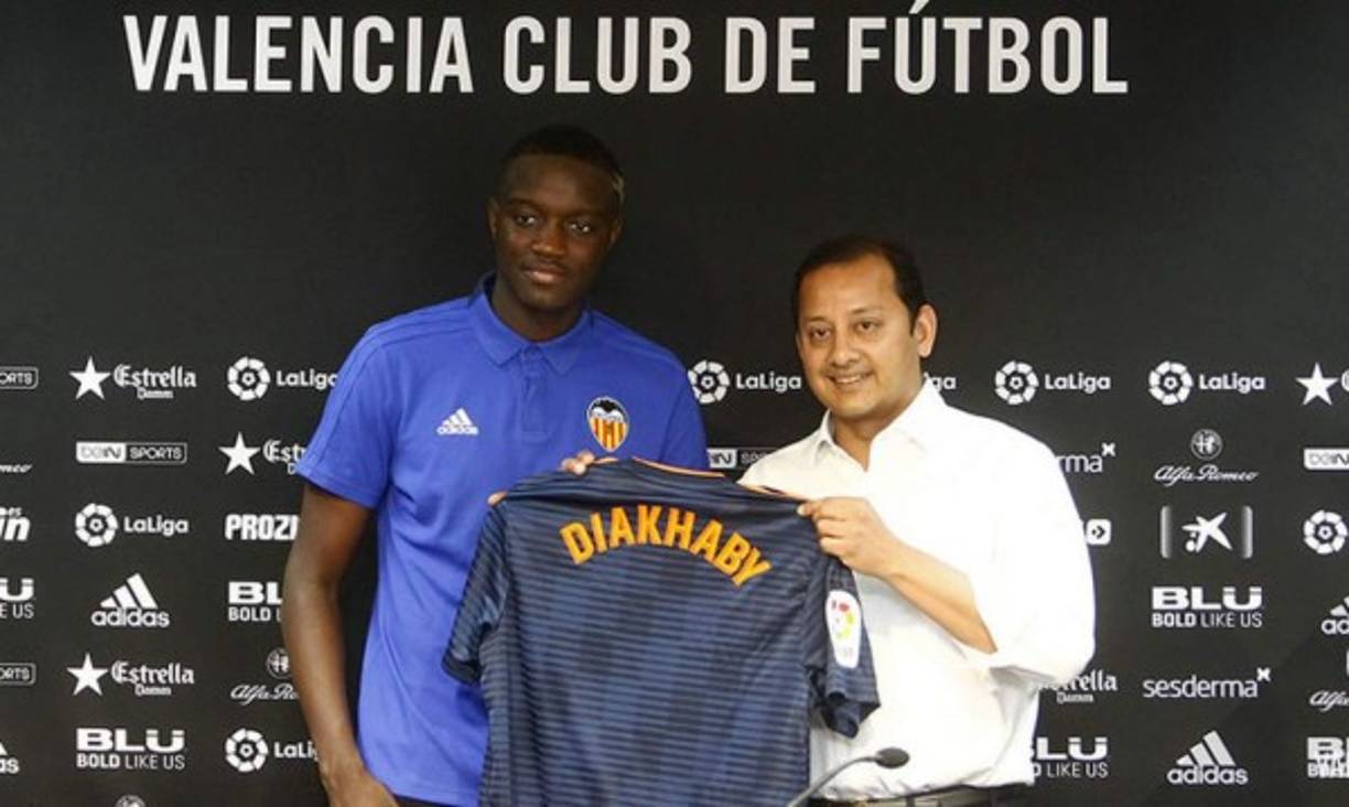 El francés Mouctar Diakhaby ha sido presentado como nuevo jugador del Valencia: 'No me preocupo de lo que he costado, me centro en jugar', ha señalado el joven central.