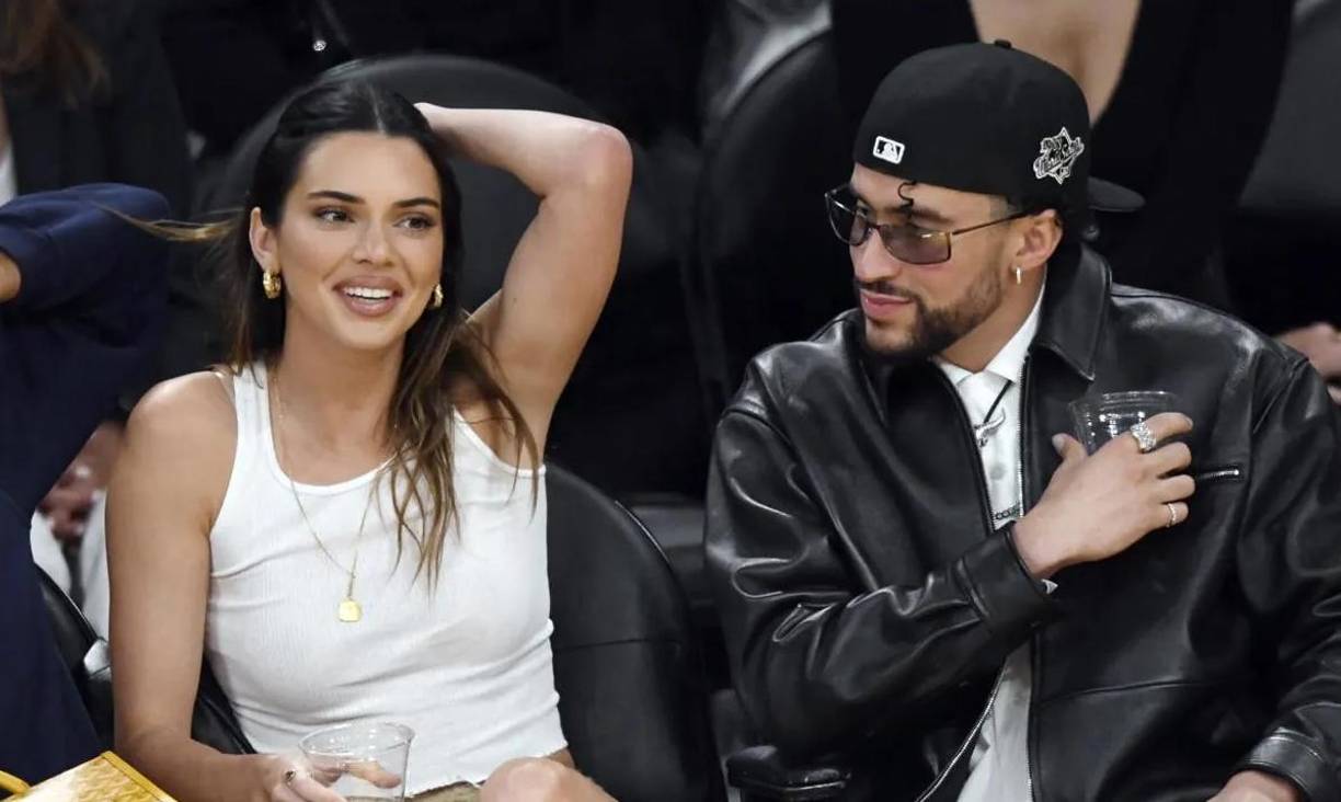  “Los amigos de Kendall no creen que ella estará con Bad Bunny para siempre”, dijo una fuente anónima a la revista US Weekly hace unas semana. “Y a pesar de los rumores de ruptura, todavía se ven, pero los amigos de Kendall no ven una gran chispa entre ellos ni ningún potencial a largo plazo”.