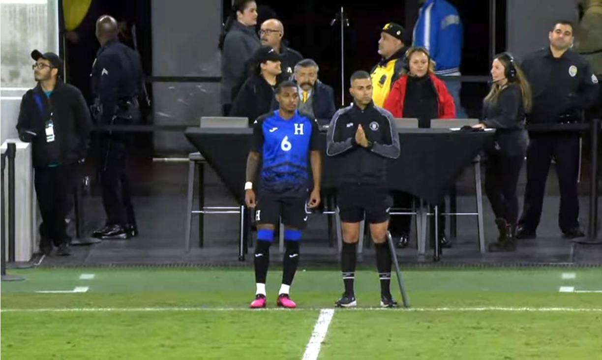 El centrocampista hondureño Joseph Rosales entró de cambio en el segundo tiempo en lugar de Romell Quioto.