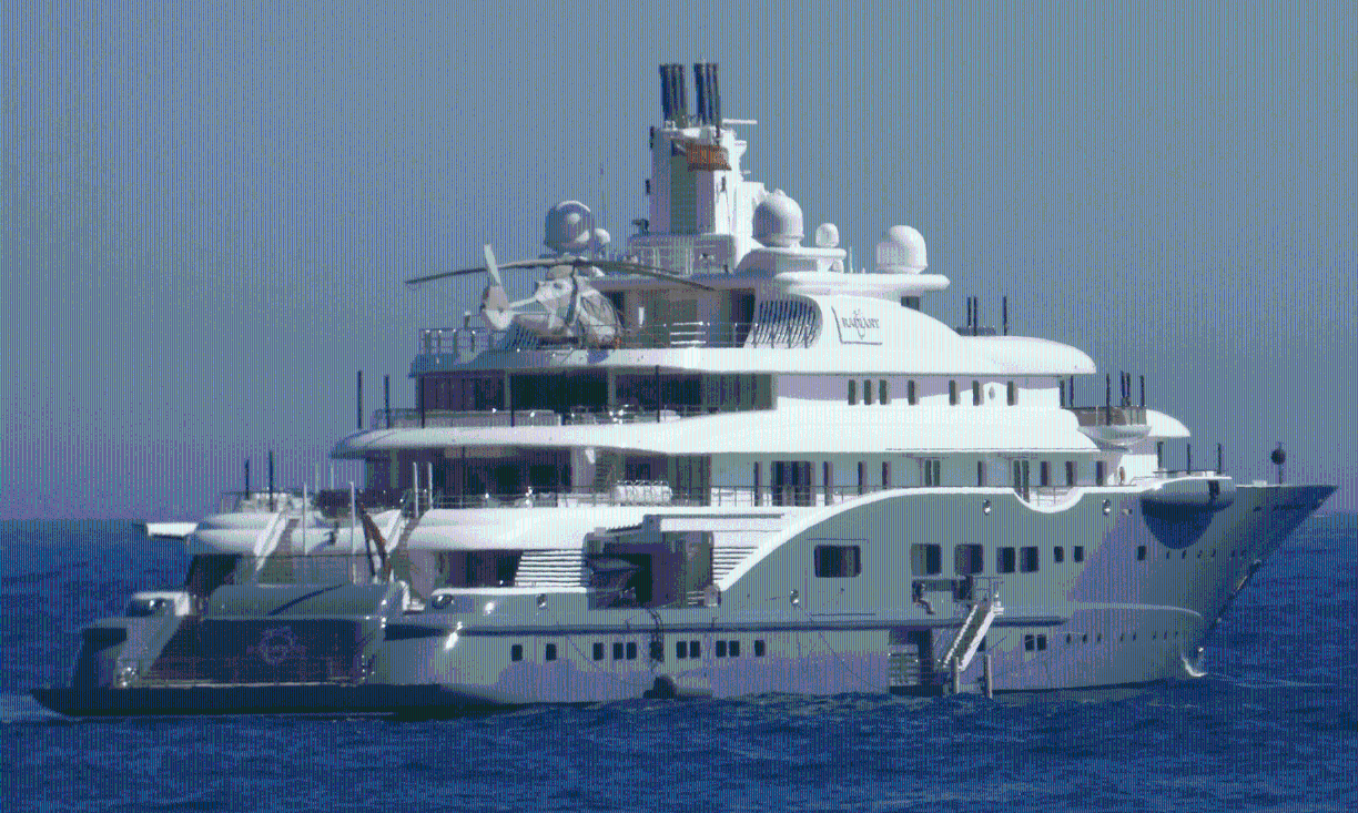 7. Radiant. Valorado en 294 millones de euros, tiene capacidad para 20 invitados y 44 miembros de la tripulación.Pertenece al multimillonario Abdullah Al Futtaim.