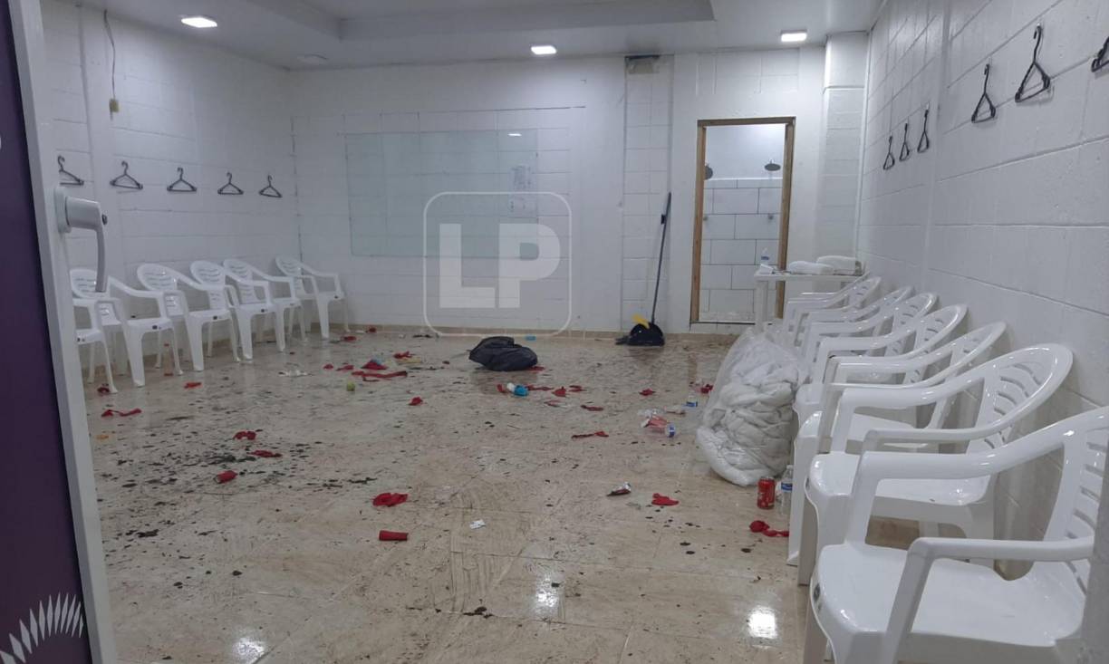 Los jugadores de Panamá dejaron un desorden en el camerino del estadio Morazán de San Pedro Sula.