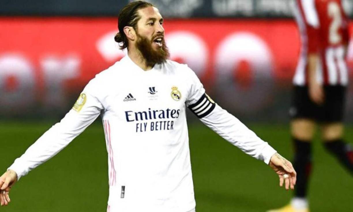 Según adelanta L'Equipe, en los últimos días se habrían intensificado las negociaciones entre el PSG y Sergio Ramos para el fichaje del ex capitán blanco por el conjunto parisino. Foto AFP.
