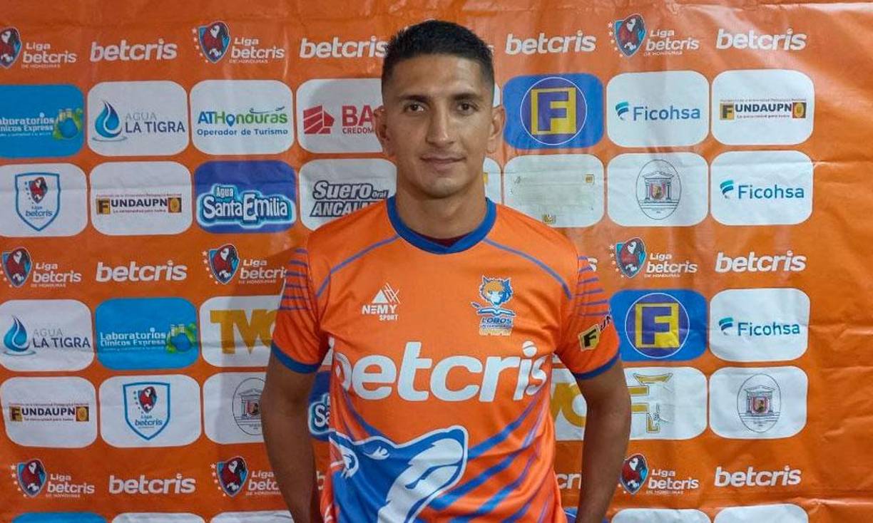 El Herediano de Costa Rica tiene en la mira al defensor hondureño Johnny Leverón de cara a la próxima campaña.