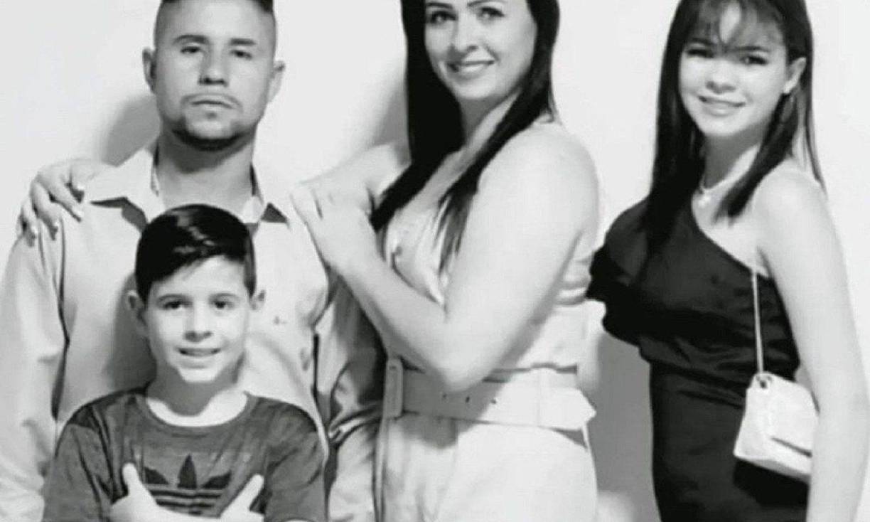 Según las autoridades de Defensa Civil, la causa probable de la tragedia fue una fuga de monóxido de carbono, proveniente de un calefón defectuoso en la cocina del departamento. Los bomberos indicaron que el gas, en lugar de ser expulsado al exterior, se acumuló dentro del departamento debido a una instalación incorrecta del ducto.