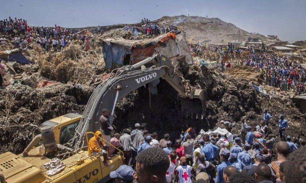 “Nuestros corazones y oraciones están con las familias de los más de 157 vecinos que perdieron trágicamente la vida en deslizamientos de tierra devastadores tras las fuertes lluvias” en Gofa, dijo Mahamat.