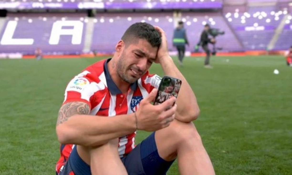 El goleador uruguayo se emocionó hasta las lágrimas.