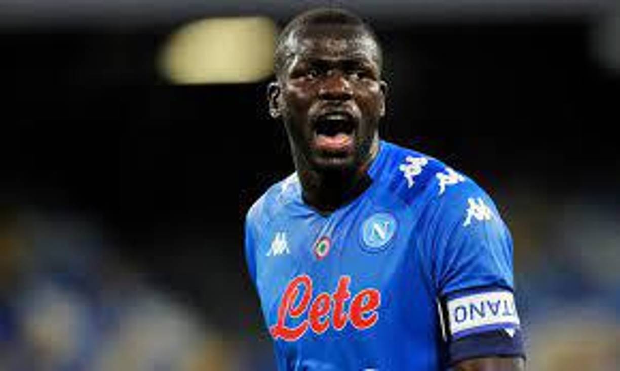 Desde Italia aseguran que la Juventus quiere a Kalidou Koulibaly en lugar de Giorgio Chiellini para formar finalmente pareja con Matthjis de Ligt