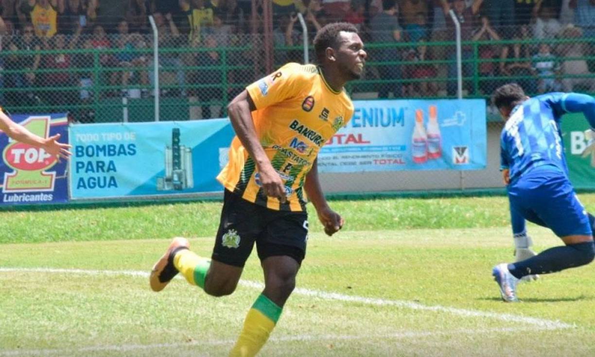 Carlos “Mumita” Fernández será nuevo fichaje del Olancho FC. El extremo por derecha fue dado de baja por el Guastatoya de Guatemala y regresará al fútbol catracho.