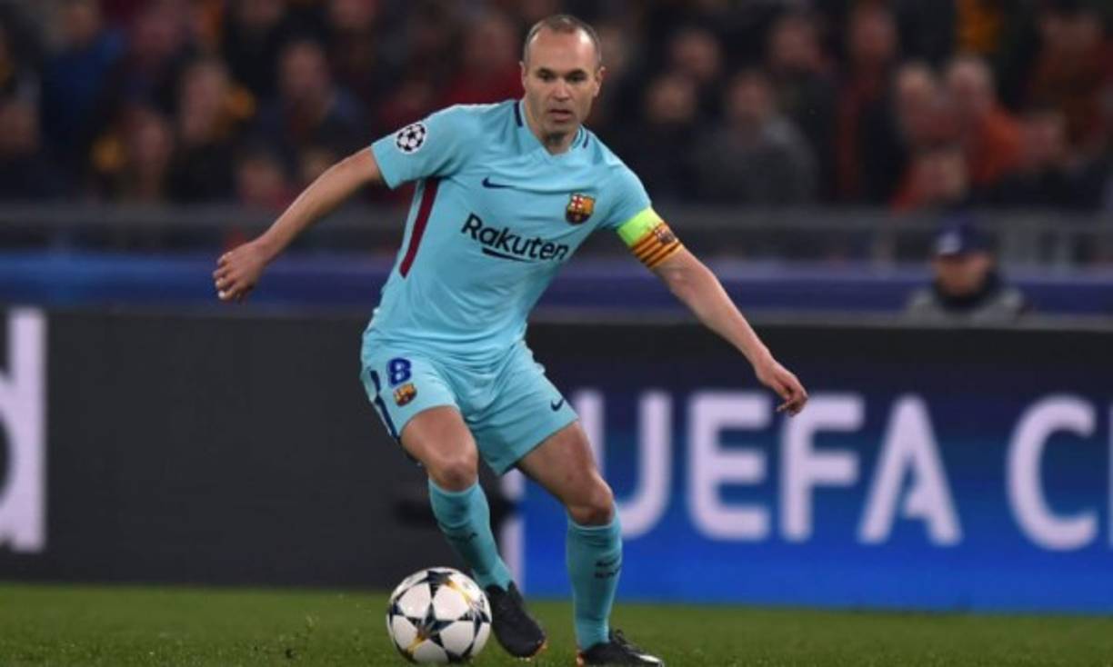 Andrés Iniesta volvió a insinuar su marcha del FC Barcelona al término de la presente temporada cuando dio la cara tras la eliminación europea ante la Roma. A un tris de soltar alguna lágrima al ver frustrado su sueño de levantar su quinta Champions League como capitán en la final de Kiev, el manchego admitió que seguramente fue su última presencia en la máxima competición continental. “Es una posibilidad, por eso es duro para todos”, aseguró tras alcanzar los 132 encuentros en la Copa de Europa y batir el récord en cuartos de final con 22 superando a Xavi Hernández y Ryan Giggs.