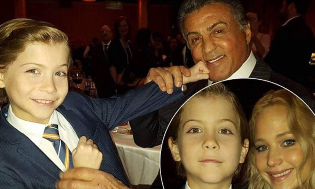 Jacob Tremblay junto a Sylvester Stallone y Jennifer Lawrence.