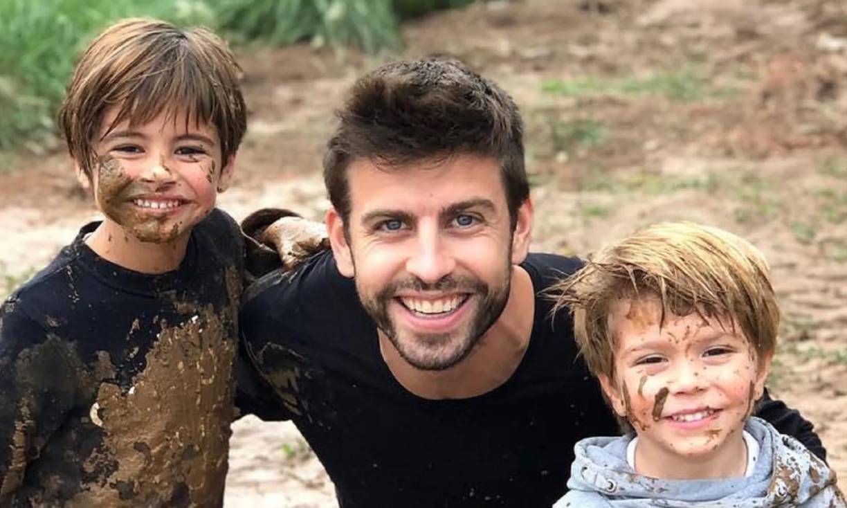 De acuerdo con el convenio regulador por la custodia de los menores, los hijos de Piqué permanecerán en Barcelona hasta el 19 de junio (llegaron el pasado día 2), momento en el que deberían regresar con su madre.