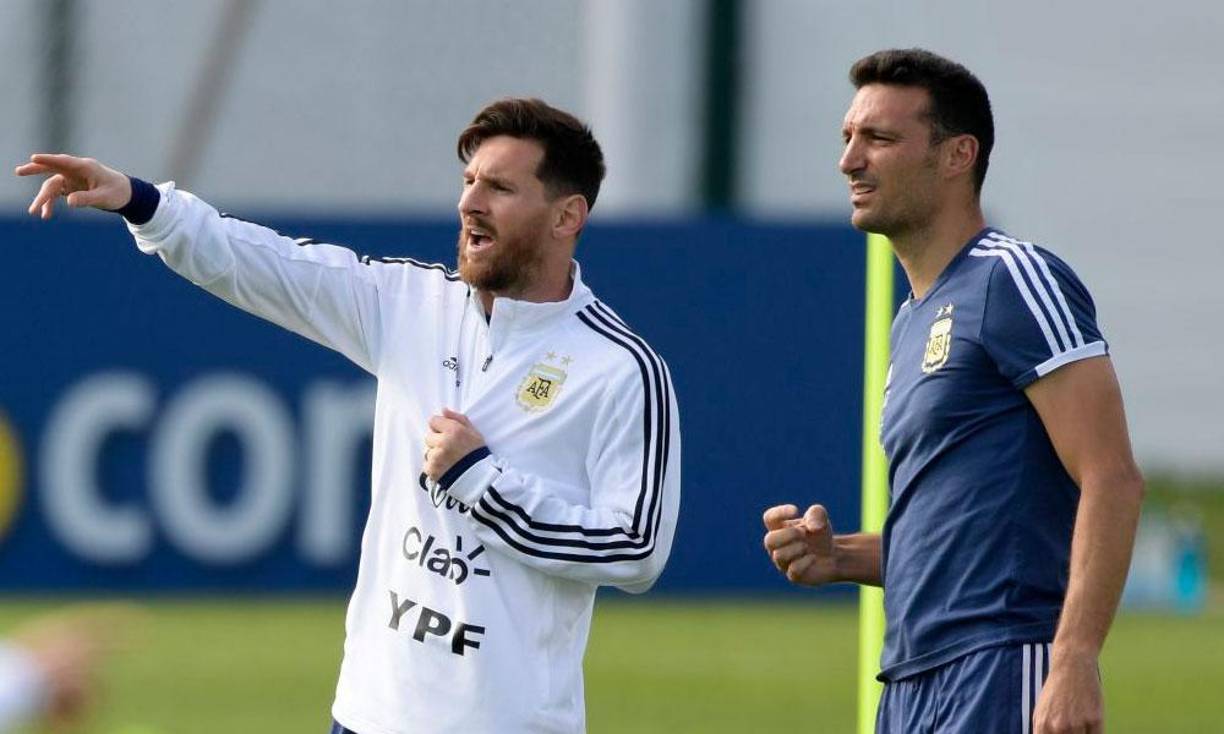 Del mismo modo, entre los pedidos de la ‘Scaloneta’ también se encuentra la posibilidad de sumar televisores en las habitaciones y que se reemplacen las camas, porque estas eran pequeñas y ninguna superaba el metro ochenta de largo.