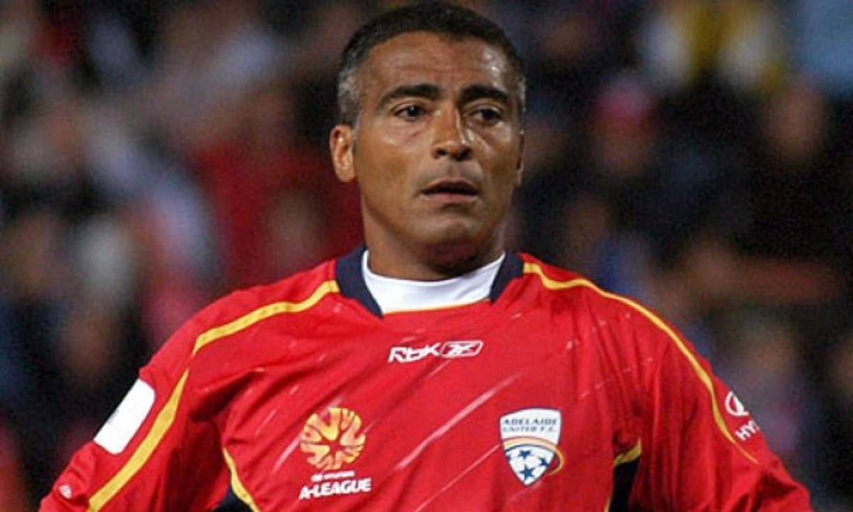 Romario se retiró en 2006 en el fútbol de Australia. 'O Baixinho' retomó la actividad en 2009 con el América de su país, casi a los 45 años de edad.