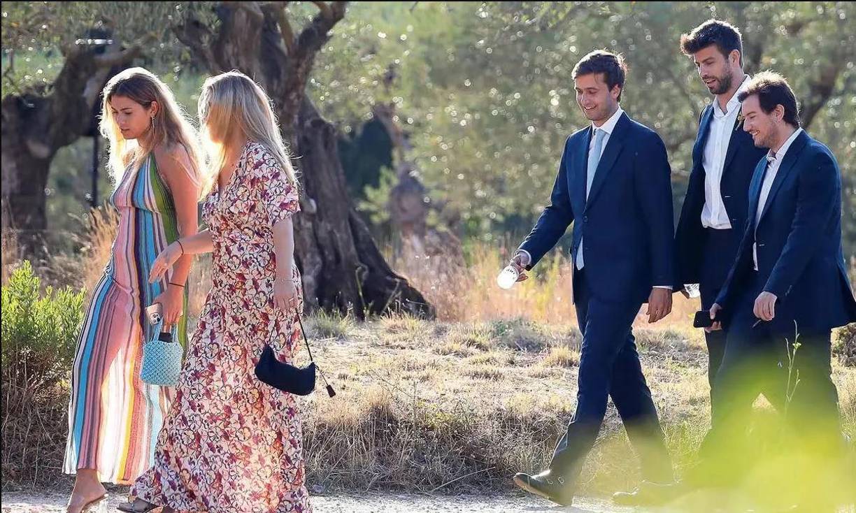 No obstante, no antes de haber frecuentado La Traviesa, una de las discotecas más glamurosas de Barcelona, donde supuestamente Clara Chía era mesera.Con información de ElTiempo.com