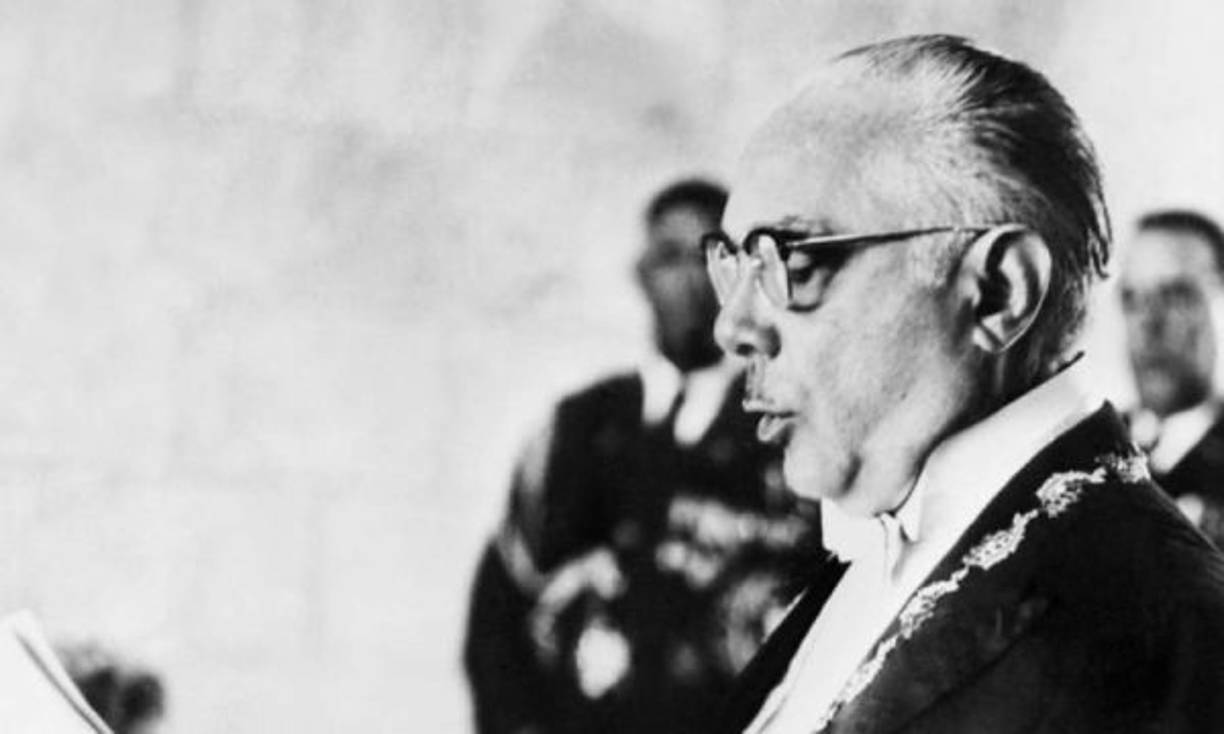 Rafael Leónidas Trujillo, quien llegó al poder en 1930 en República Dominicana, encabezó durante treinta años una de las más implacables tiranías de América Latina, fue ametrallado el 30 mayo de 1961 en una emboscada mientras viajaba en su vehículo en la carretera de Santo Domingo a San Cristóbal.