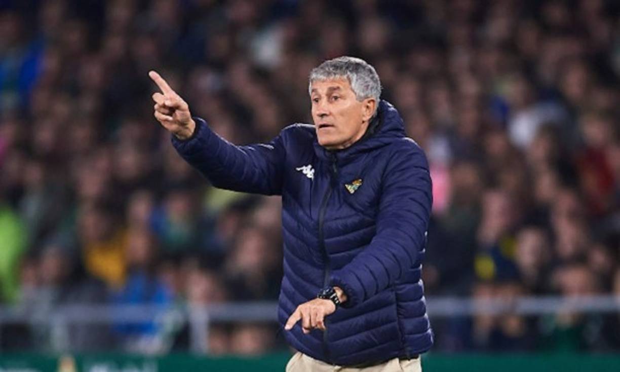 Además del Racing y la selección de Guinea, Quique Setién ha dirigido a los clubes españoles C. D. Logroñés, C. D. Lugo, Las Palmas y su último equipo fue el Real Betis.