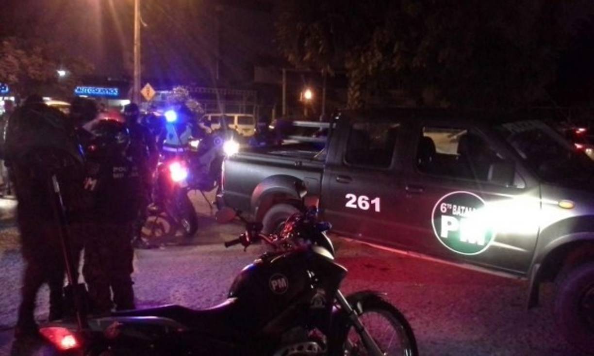 Chepe Handal fue llevado en una patrulla de la Policía Militar.