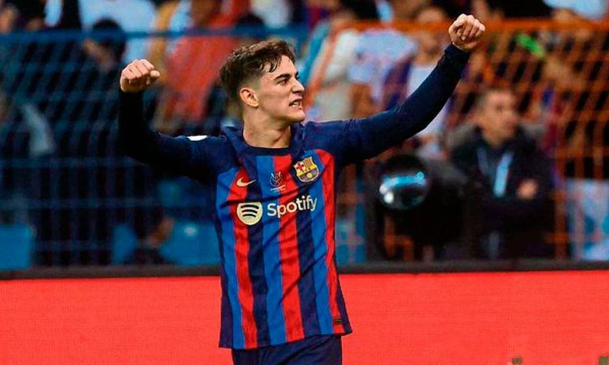 Según ‘Sky Sports’, el Bayern Múnich se ha interesado en el centrocampista Gavi del FC Barcelona. Su presente y futuro no está nada claro dadas las difíciles circunstancias que atraviesa el conjunto blaugrana para inscribir al andaluz como jugador del primer equipo debido al exceso de su masa salarial. 