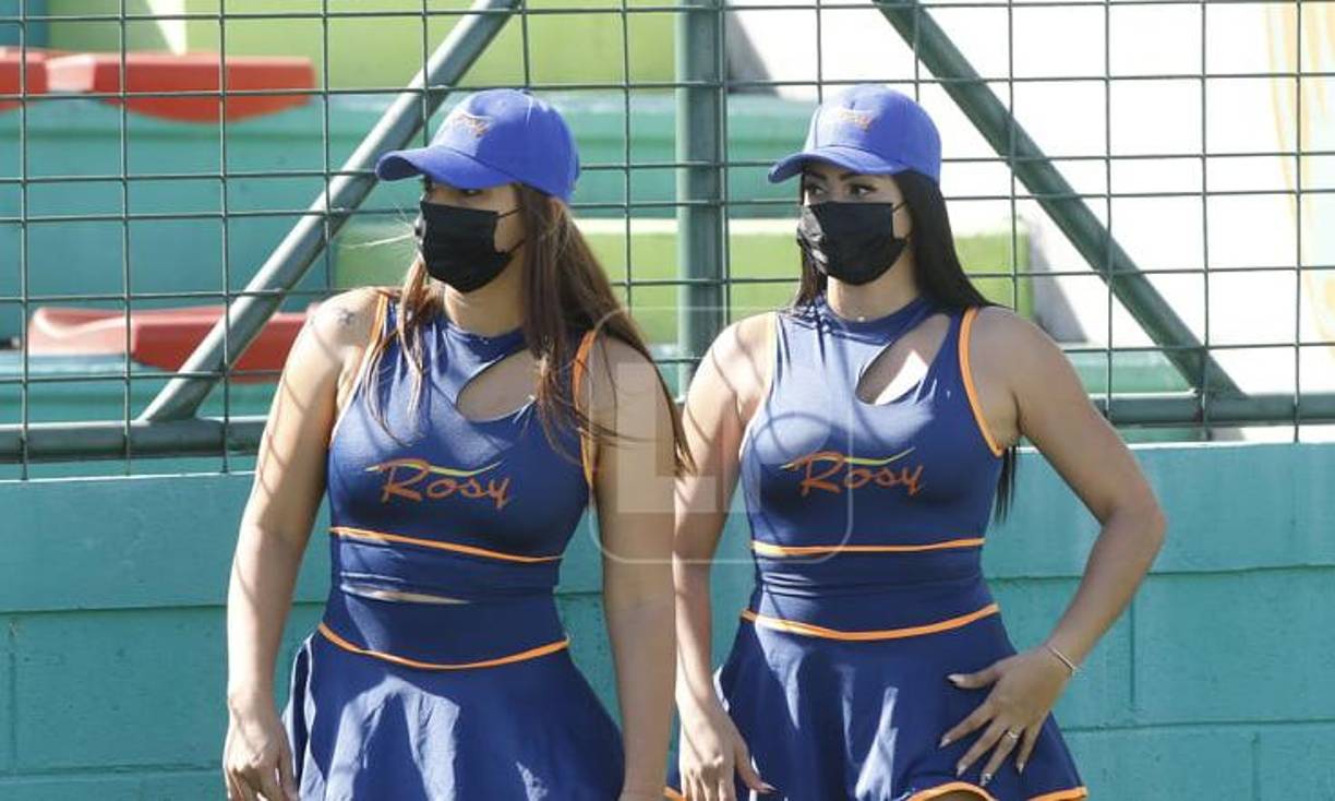 Estas dos hermosas edecanes cautivaron a los aficionados que llegaron a disfrutar del juego Marathón vs Victoria.