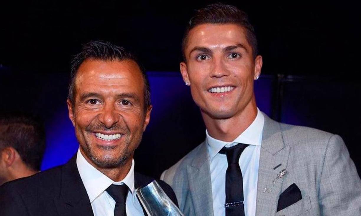 Según el diario español El Mundo, el final de esta larga colaboración entre Jorge Mendes y CR7 se habría producido a finales de 2022, cuando el atacante portugués lanzó un ultimátum al agente para exigirle que negociara su fichaje por el Chelsea o el Bayern Múnich. Como no se concretó, Cristiano Ronaldo cerró la relación.
