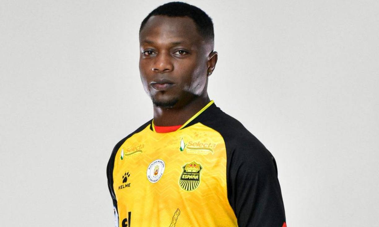 Kevin Álvarez: El lateral derecho queda sin contrato en el Real España al final de la presente campaña. Estudiará opciones al final del certamen liguero.