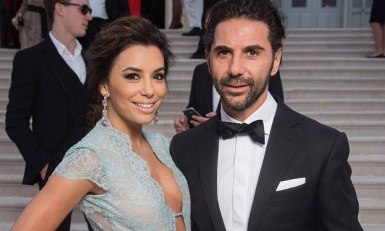 José Bastón y Eva Longoria.<br/>El presidente de televisión y contenido de Grupo Televisa, mantiene un romance con la actriz. La pareja se casó y viven su amor a plenitud.