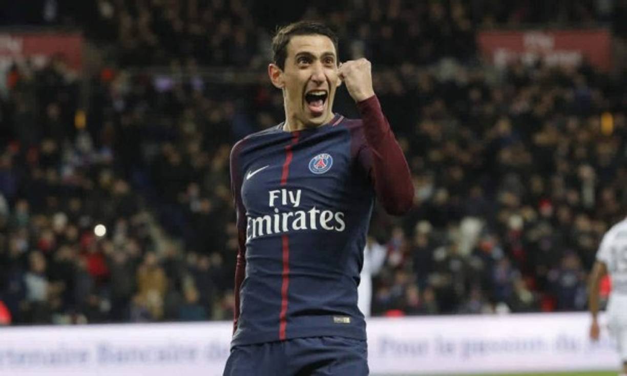 Atlético de Madrid busca un mediocampista ofensivo y desde España aseguran que esa búsqueda tiene como posibilidad a Ángel Di María, que actualmente milita en PSG, pero tendría intenciones de mudarse nuevamente a Madrid. Según el diario Marca, el 'Fideo' llamó varias veces a Diego Pablo Simeone para ofrecerse a jugar en el equipo colchonero, motivado por la buena consideración que tiene el 'Cholo' sobre su nivel futbolístico y por la buena relación que los une. Foto AFP