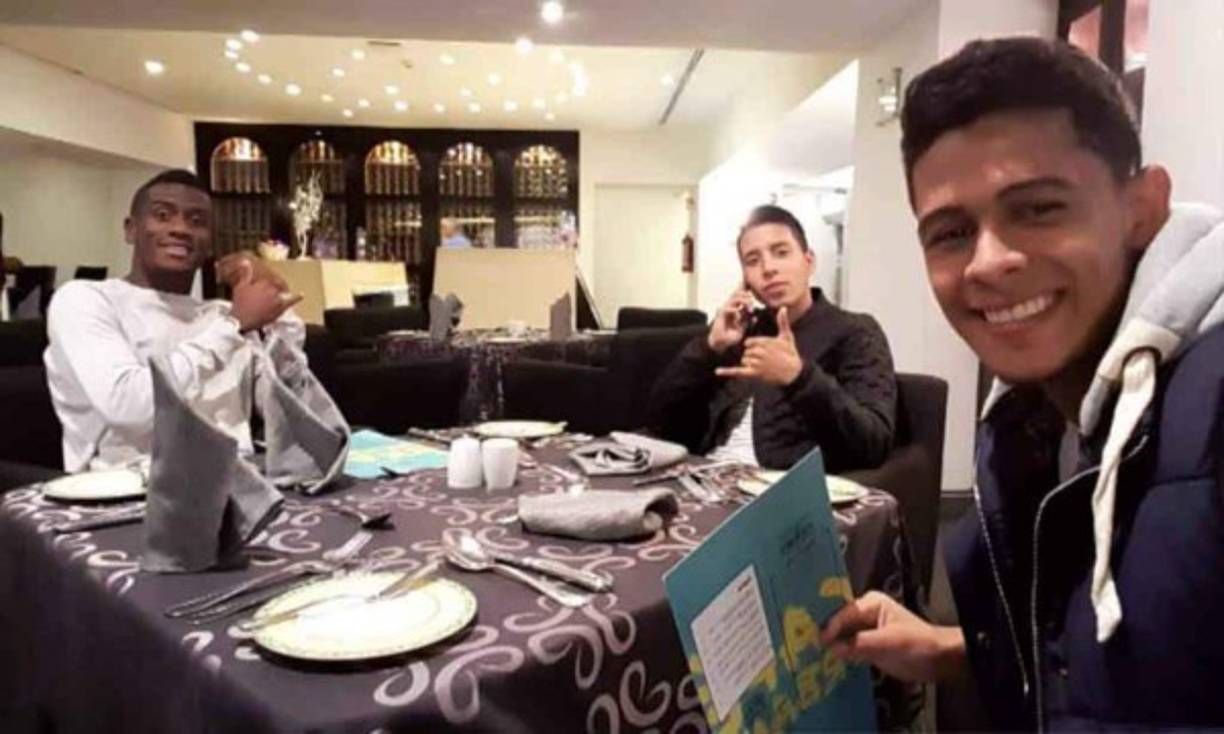 Cristian Cálix: El joven mediocampista se encuentra en México y compartió esta imagen con sus nuevos compañeros, el catracho fue fichado por el Atlas.