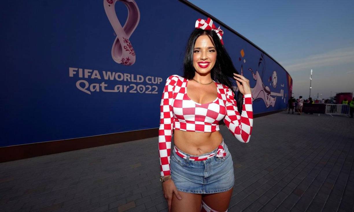 Ivana Knoll llegó a ser ‘Miss Croacia’ y ahora iba camino también de convertirse en ‘Miss Mundial’. Sin embargo, lo que parecía ser una simple anécdota, se ha transformado en una persecución contra ella.